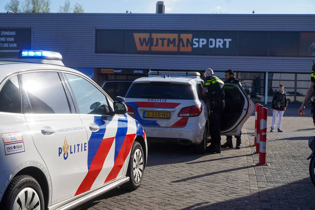 Aanhouding na melding van steekincident in winkel