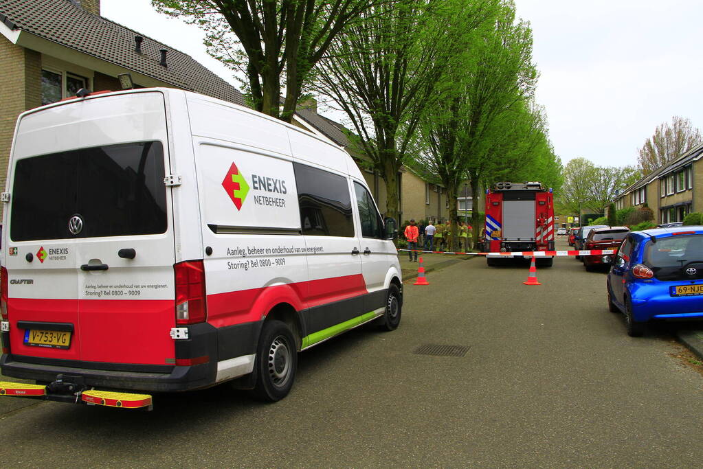 Onderzoek naar mogelijke gaslekkage in tuin