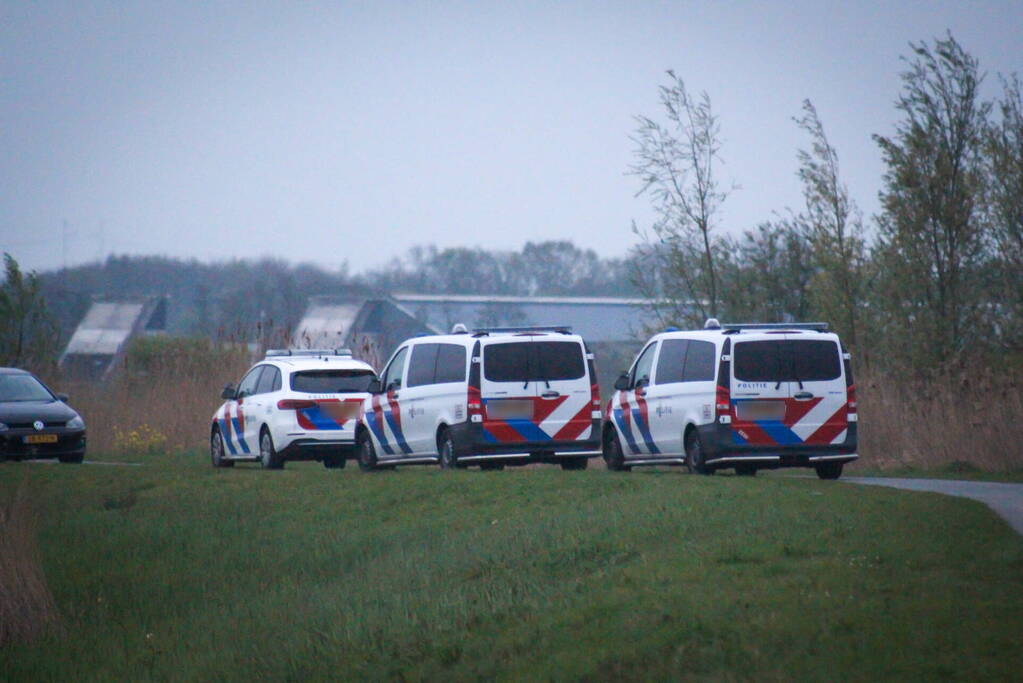 Overleden persoon aangetroffen bij strand