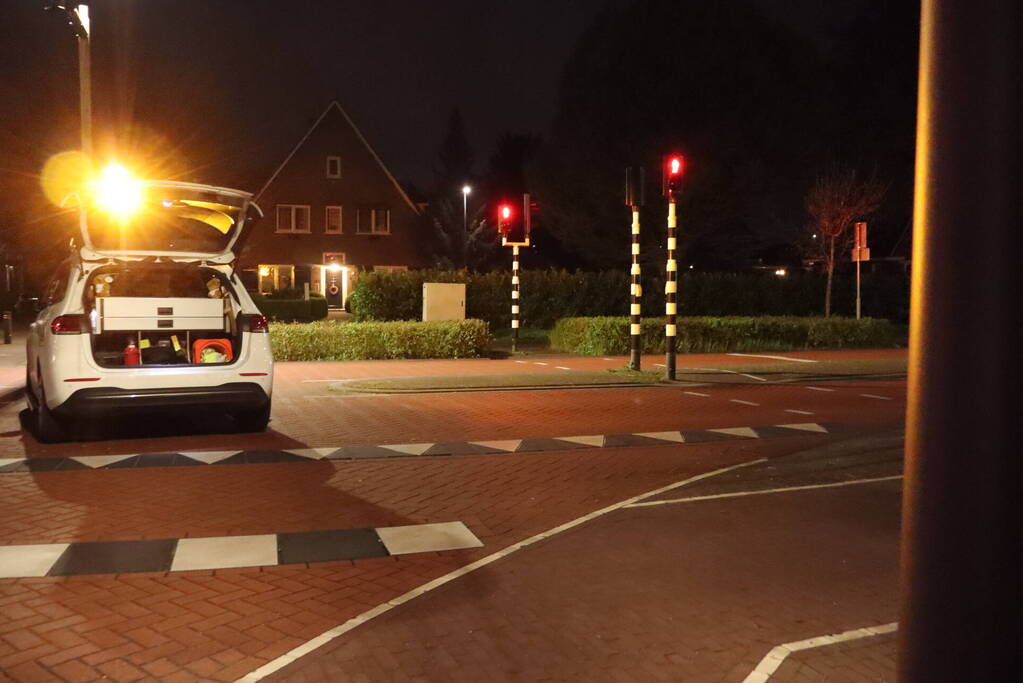 Twee voertuigen komen met elkaar in botsing