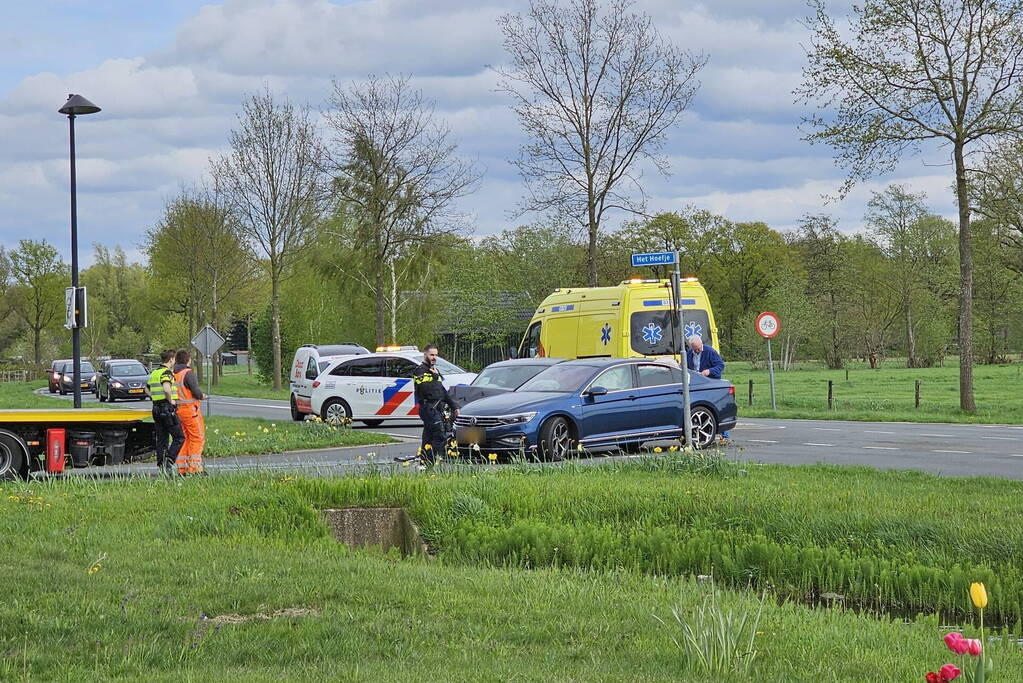 Twee voertuigen fiks beschadigd bij aanrijding
