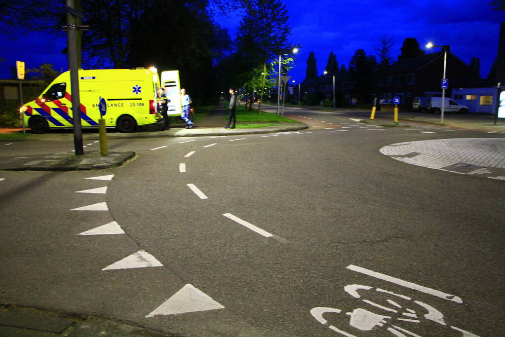 Fietser gewond bij aanrijding op rotonde