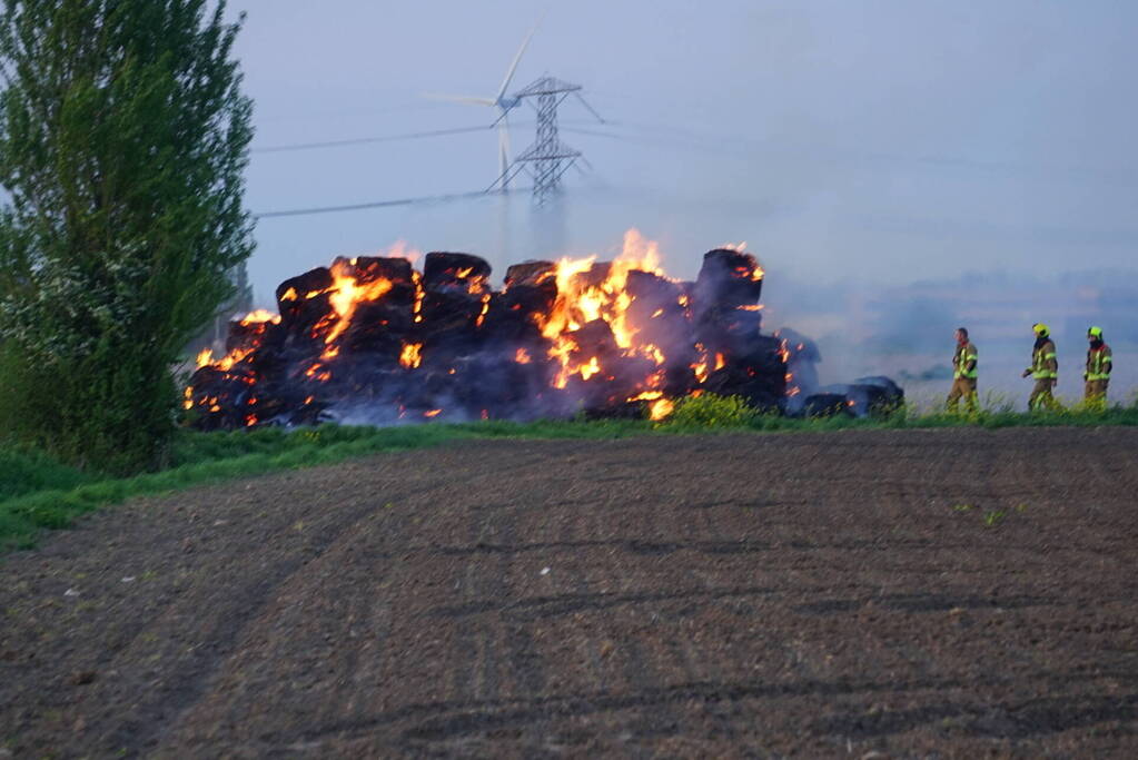 Veel rookontwikkeling bij buitenbrand