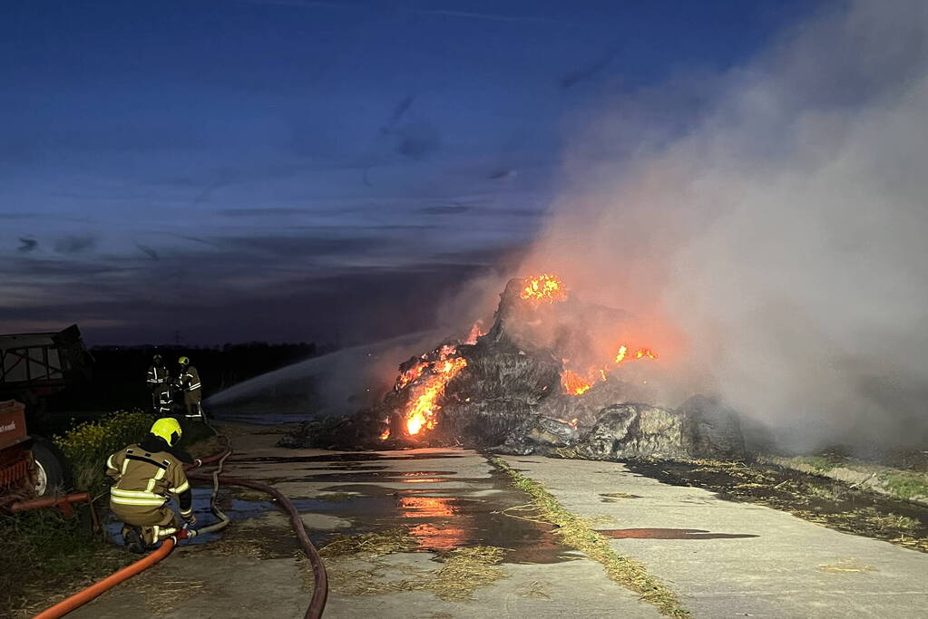 Veel rookontwikkeling bij buitenbrand