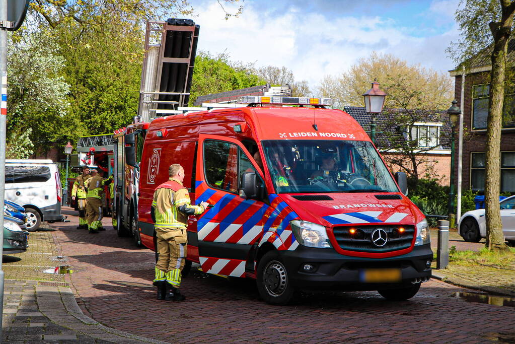 Omstanders alarmeren brandweer na hulproep uit water