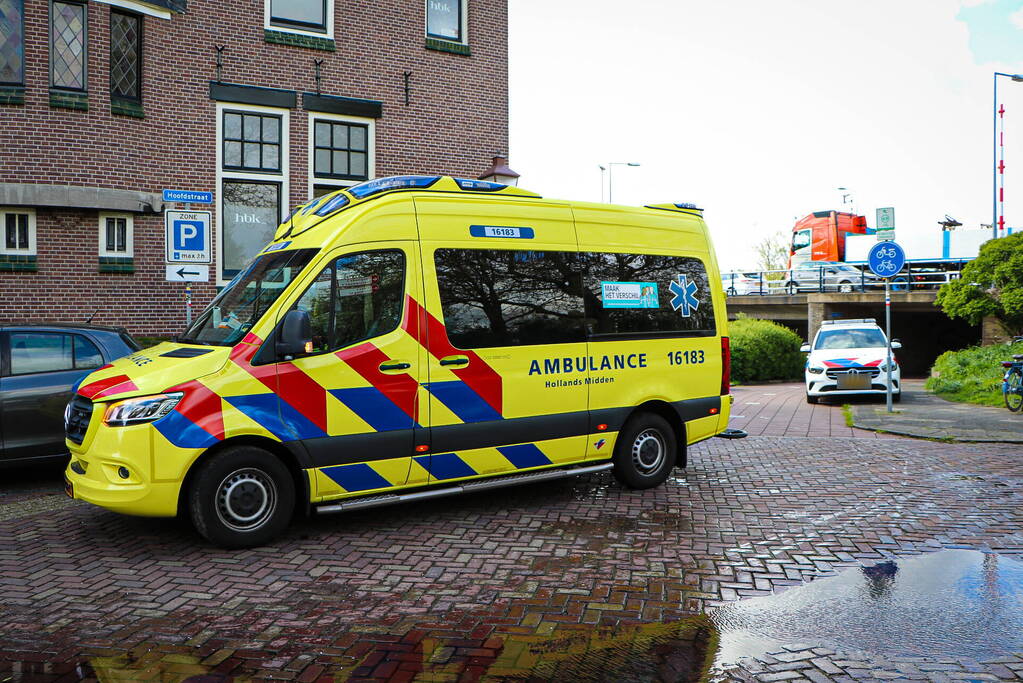 Omstanders alarmeren brandweer na hulproep uit water