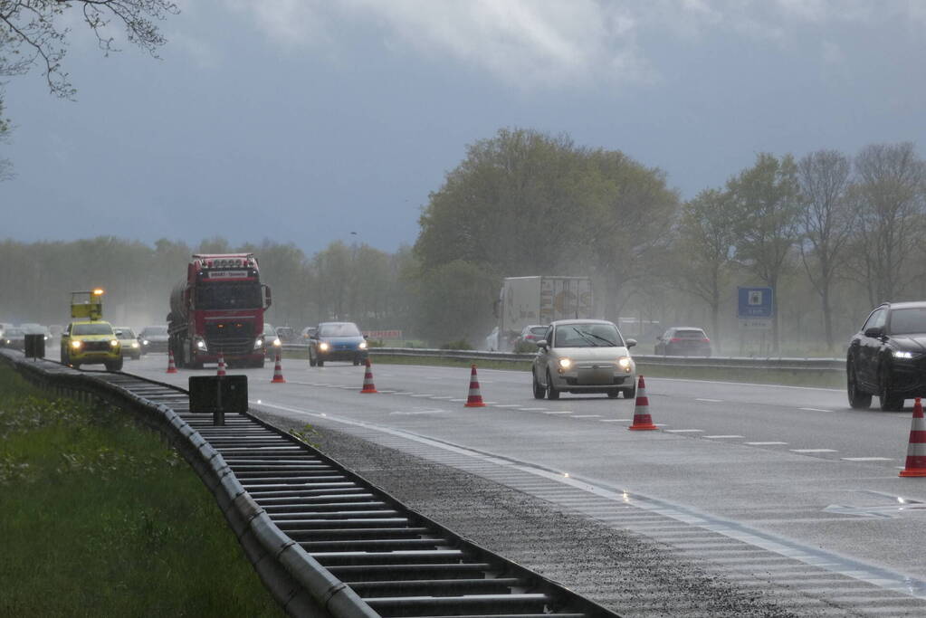 Auto belandt op de kant na ongeval