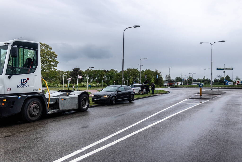 Fietser in botsing met vrachtwagen