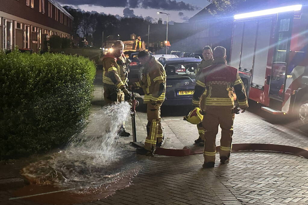 Brandweer verricht metingen na sterke gaslucht