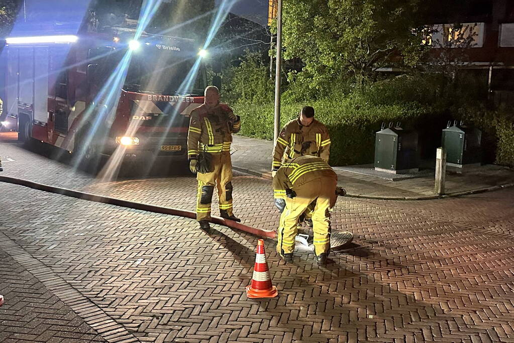 Brandweer verricht metingen na sterke gaslucht