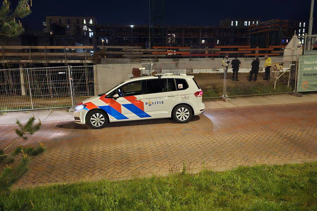 Zoekactie naar mogelijke persoon op bouwterrein