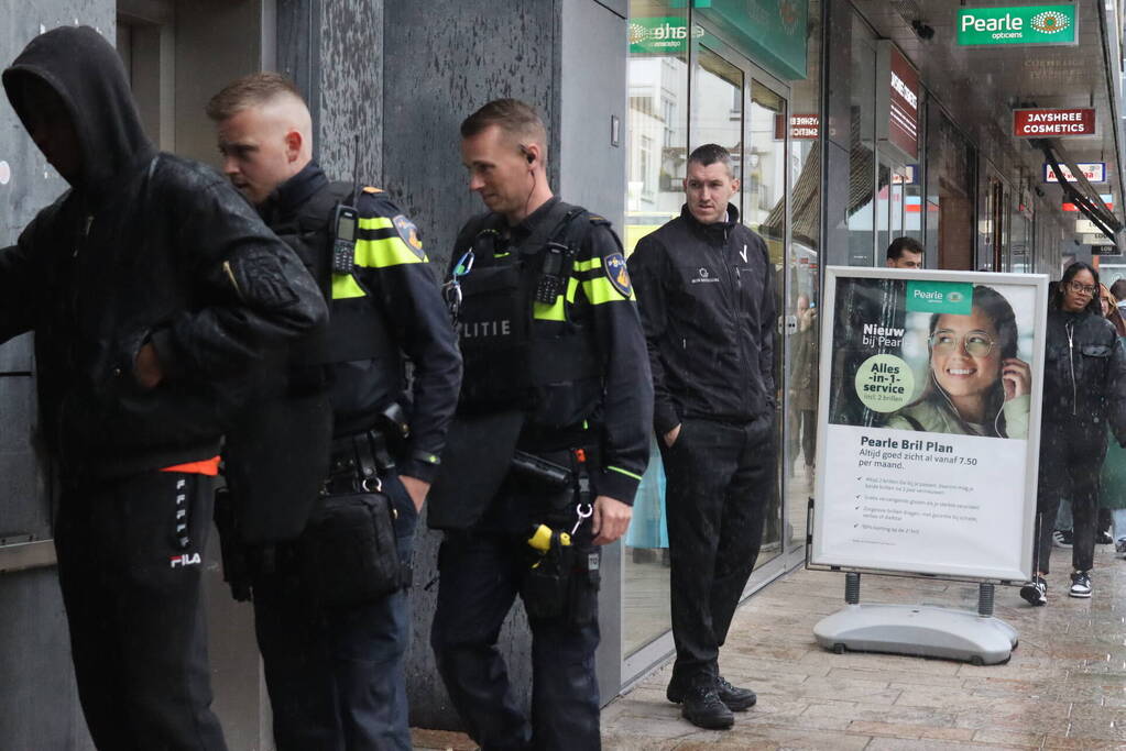 Persoon gewond bij mogelijke steekpartij