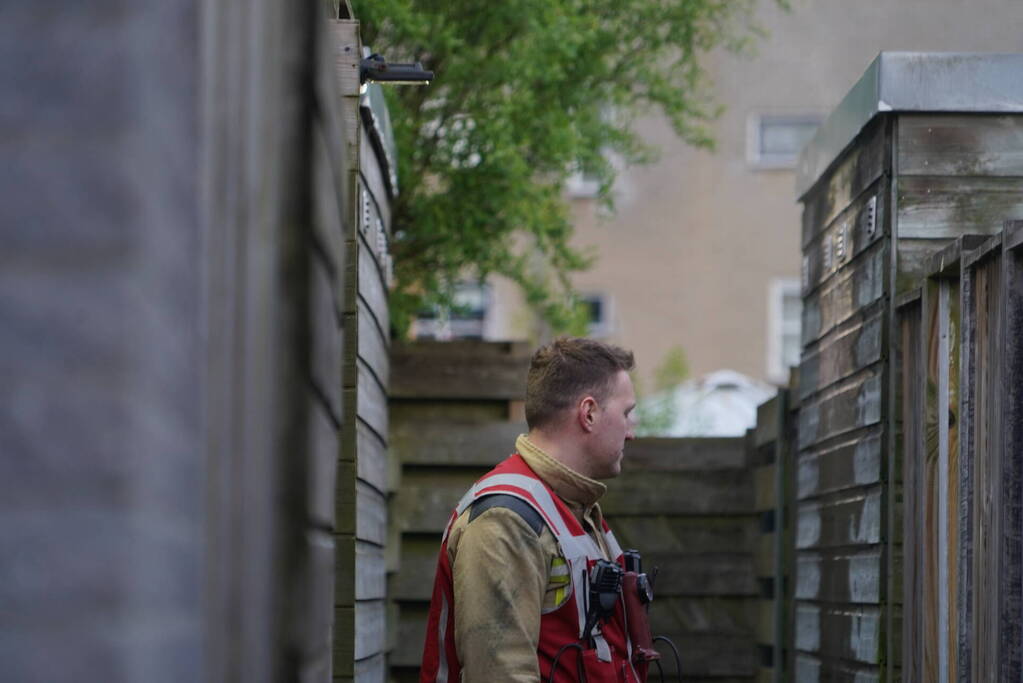 Accu van fiets vat vlam in schuur