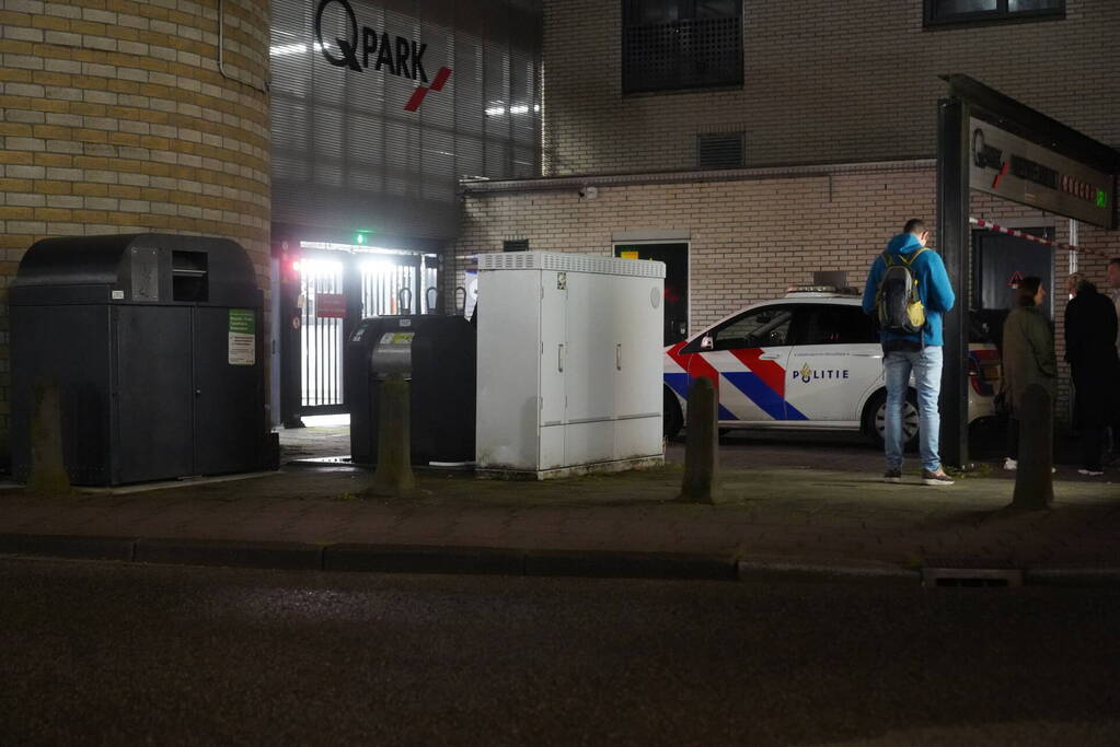 Groot politie onderzoek in en om een parkeergarage