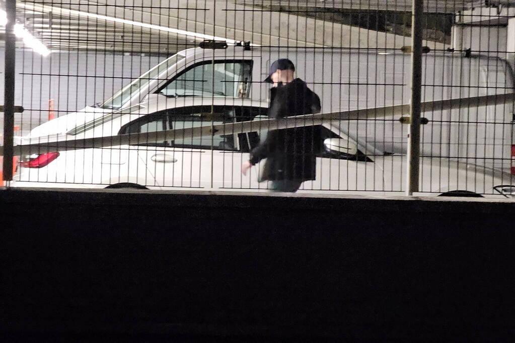 Groot politie onderzoek in en om een parkeergarage