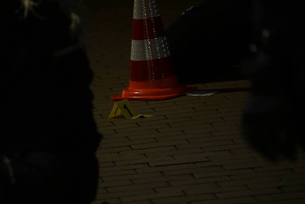 Politie doet onderzoek naar geweldsincident, persoon naar ziekenhuis