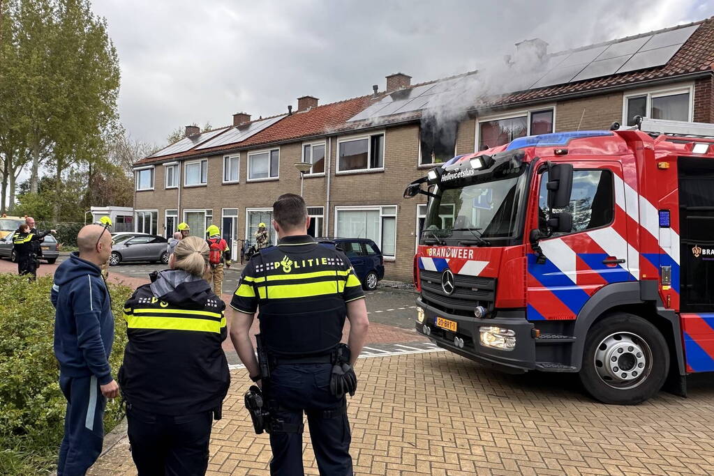 Fikse rookontwikkeling bij woningbrand
