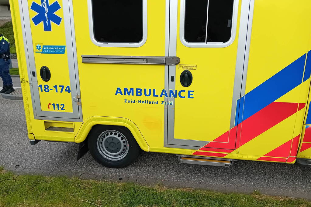 Lijnbus en ambulance botsen op elkaar