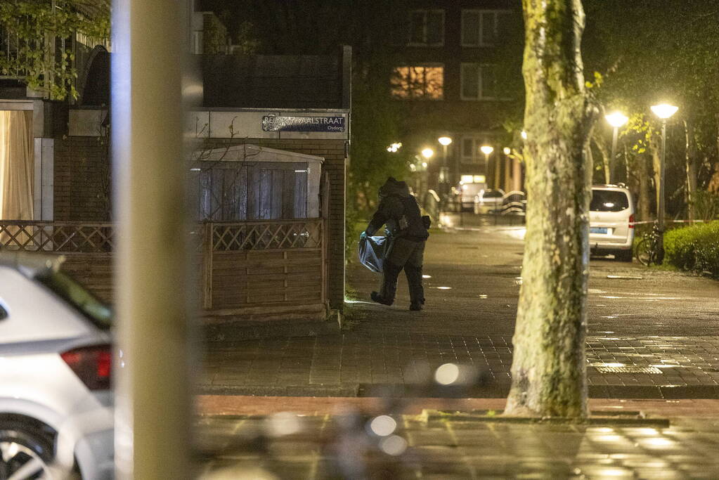 De EOD doet onderzoek naar het verdachte voorwerp