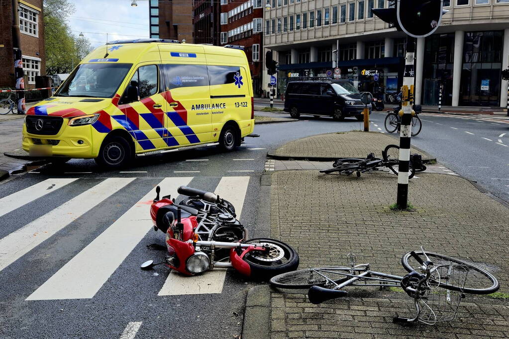Fietser gewond bij harde botsing met motorrijder