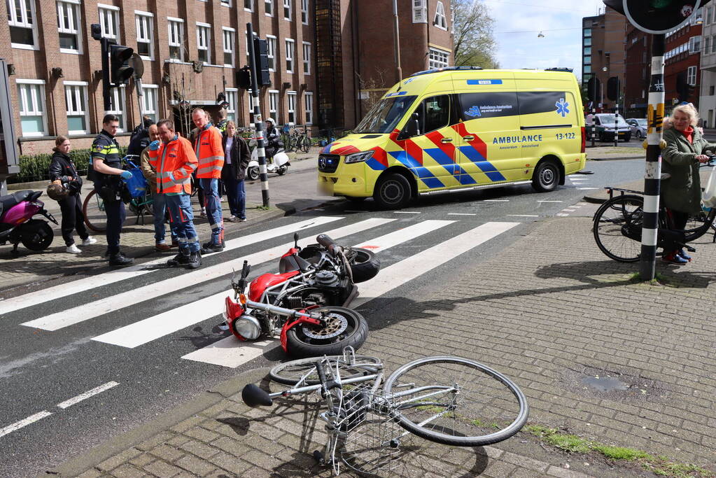 Fietser gewond bij harde botsing met motorrijder