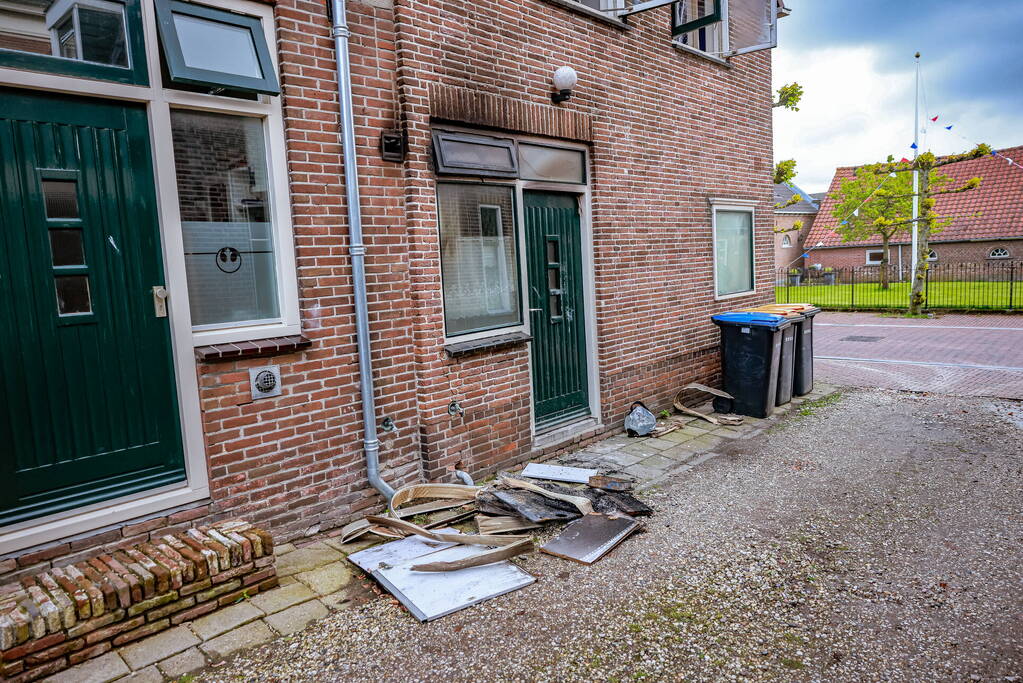Woning onbewoonbaar door brand in keuken