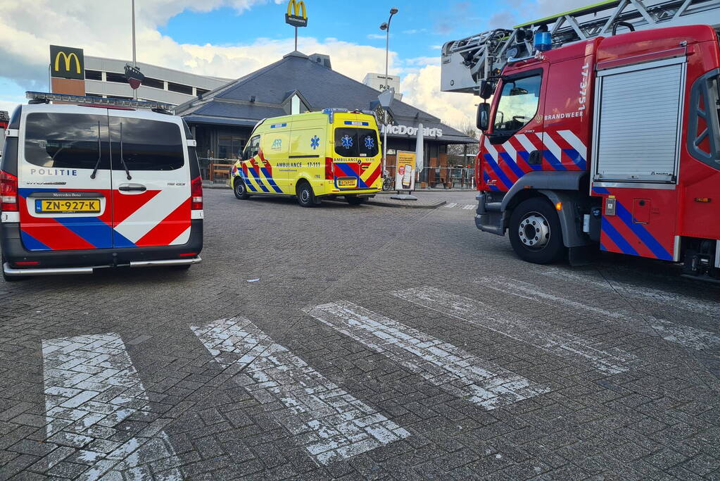 Brandweer ingezet voor rookontwikkeling in fast-food restaurant