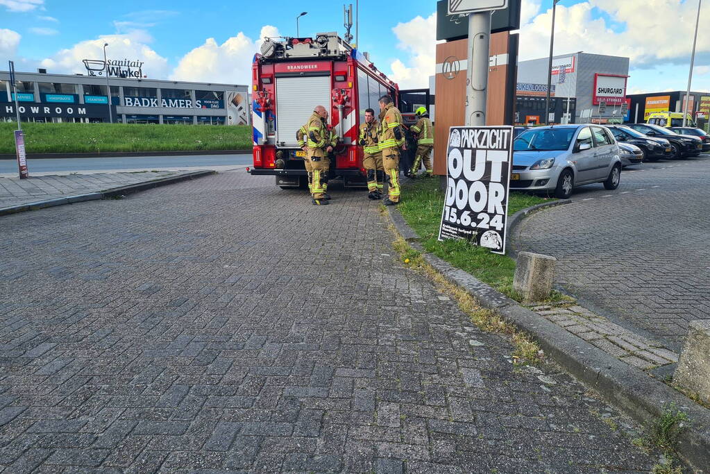 Brandweer ingezet voor rookontwikkeling in fast-food restaurant