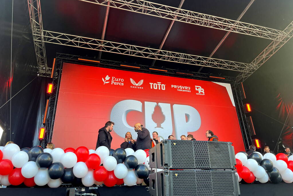 Huldiging plein loopt vol met Feyenoord-fans