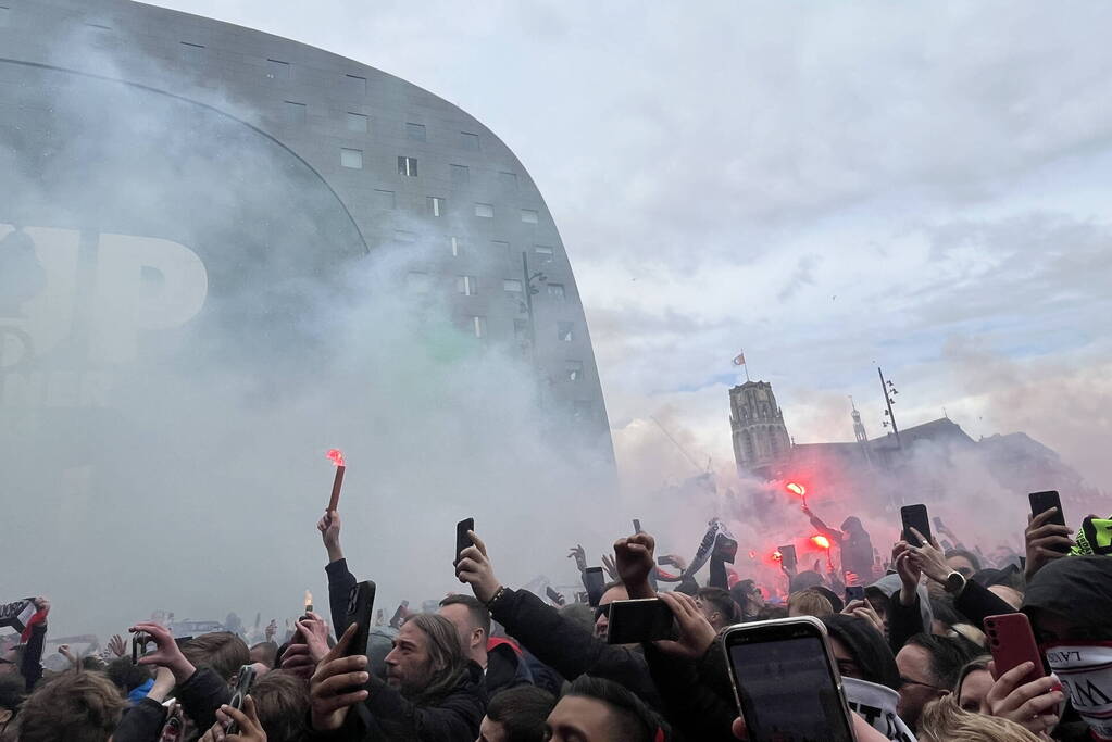 Huldiging plein loopt vol met Feyenoord-fans