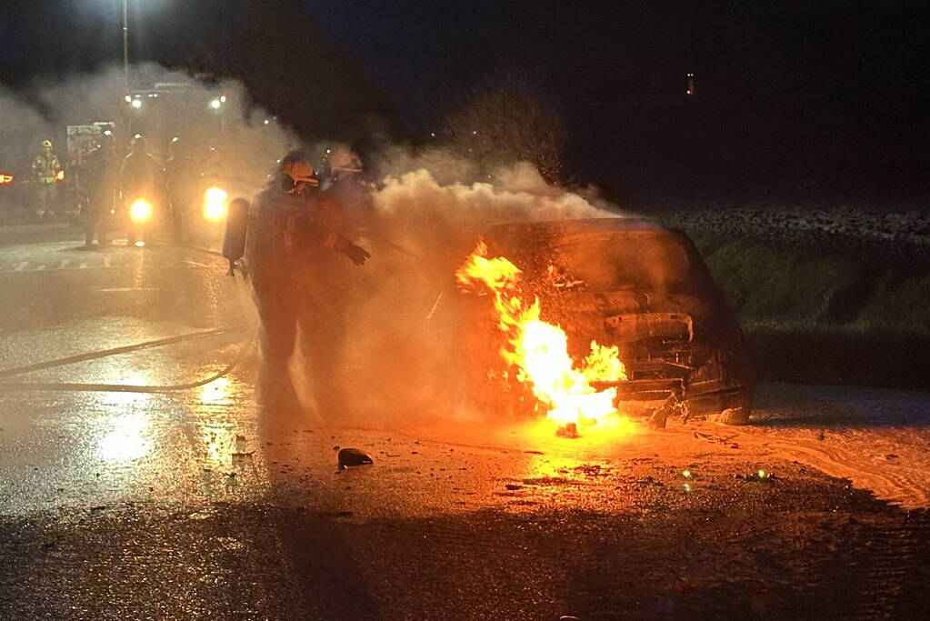Auto volledig uitgebrand