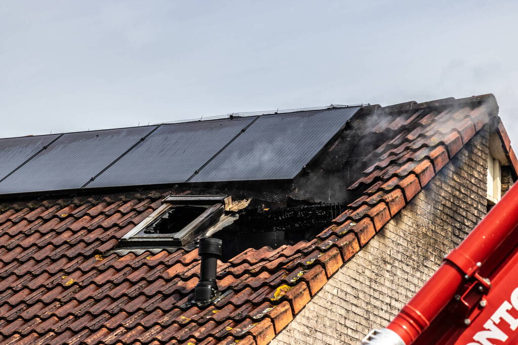 Veel rookontwikkeling bij uitslaande woningbrand
