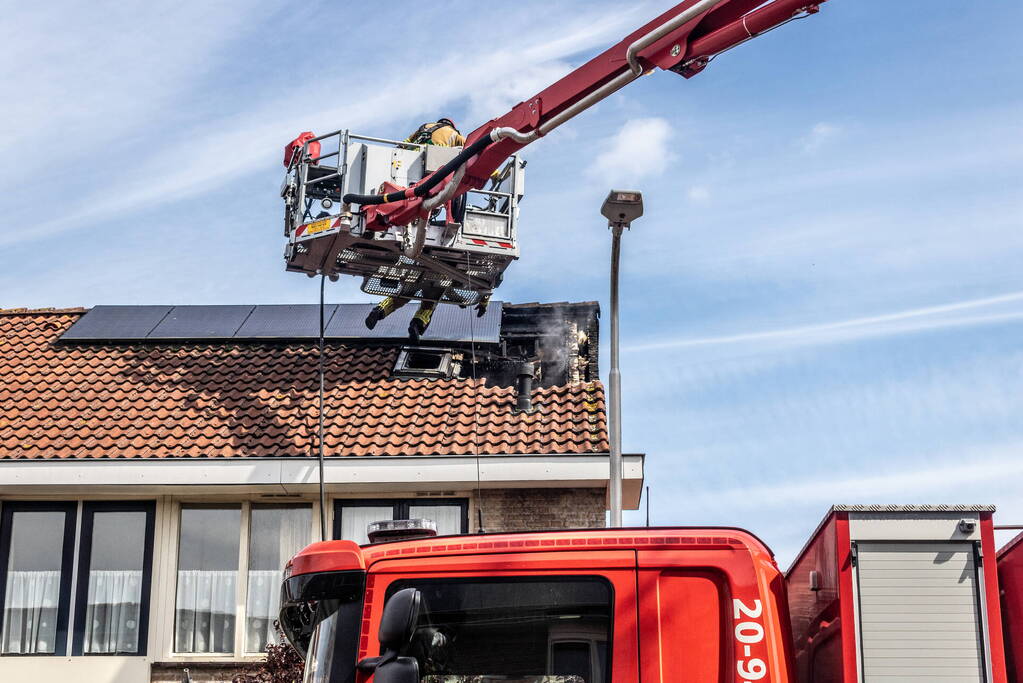 Veel rookontwikkeling bij uitslaande woningbrand