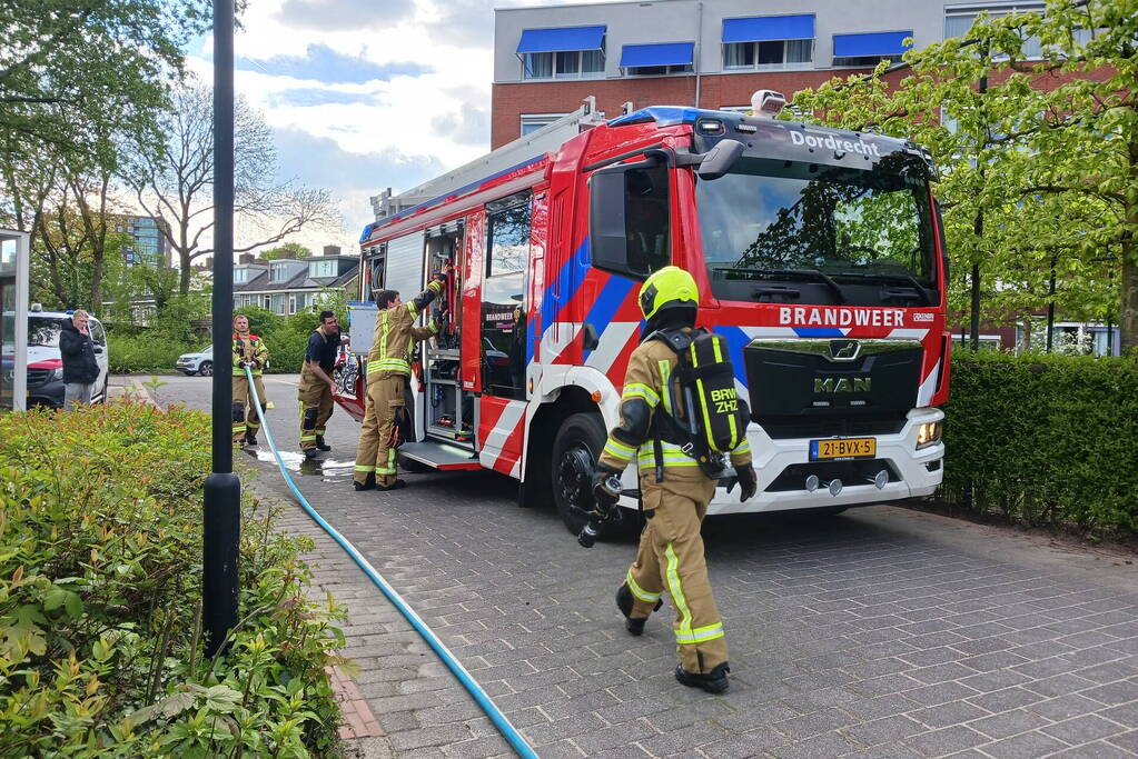 Veel rookontwikkeling bij autobrand