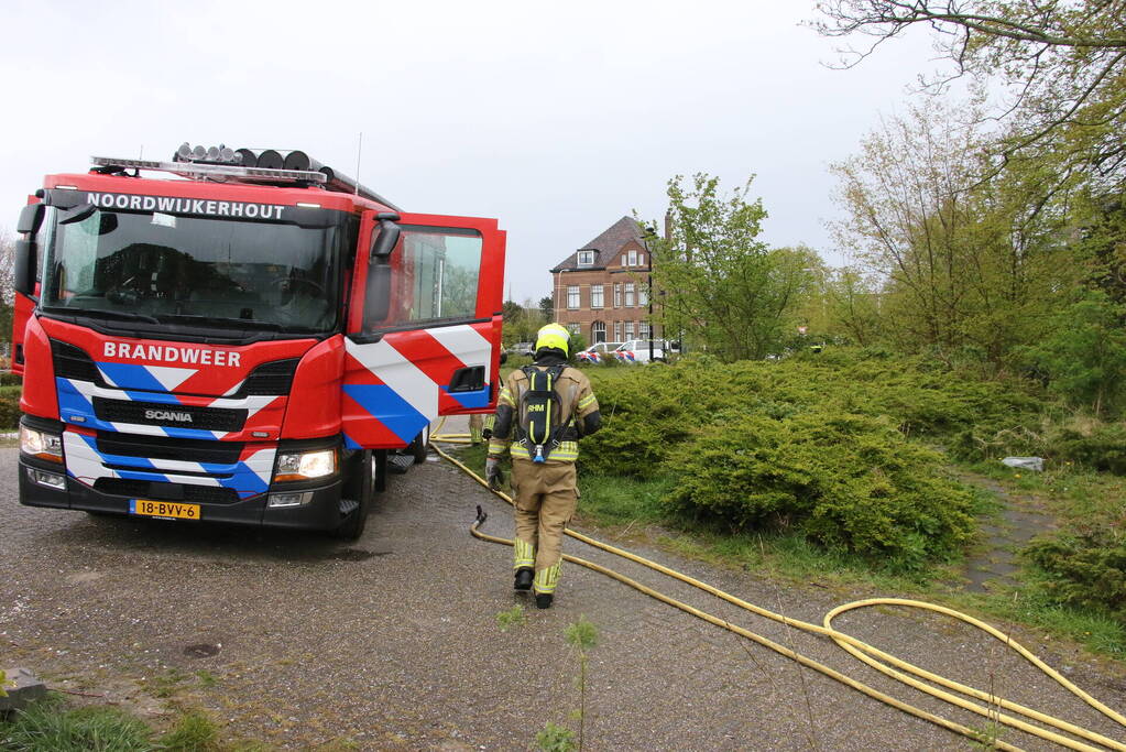 Brand in sloopwoning snel onder controle