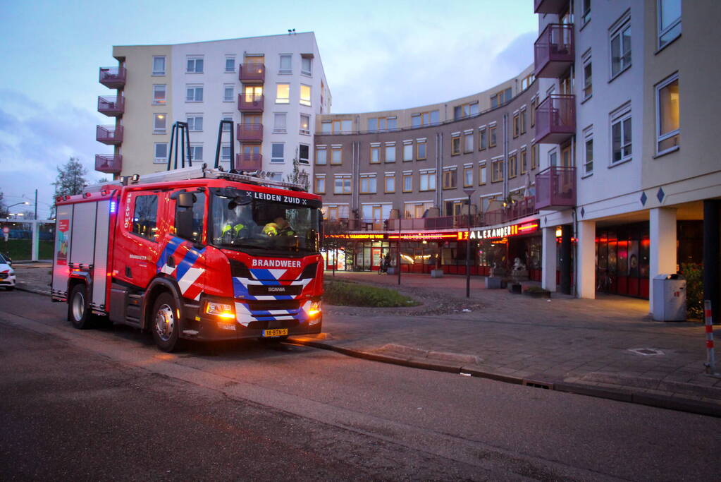 Brandweer zoekt oorzaak van vreemde lucht
