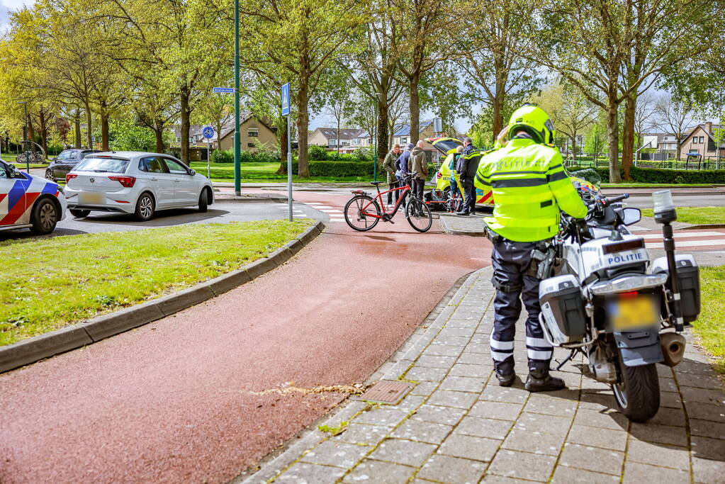 Wéér een fietser aangereden op beruchte rotonde