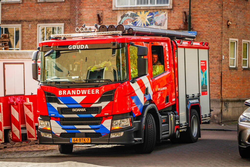 Brandweer onderzoekt bubbels in water