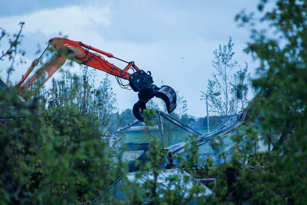 Enorme schade na verwoestende brand in stal