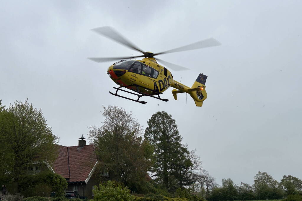 Persoon bekneld na ernstig ongeval
