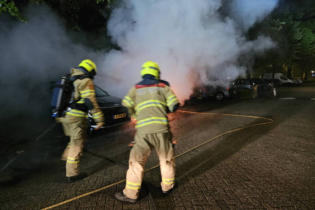Auto volledig verwoest door brand
