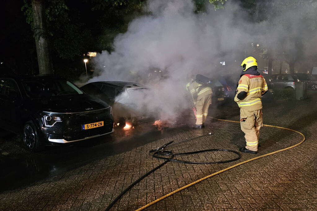 Auto volledig verwoest door brand