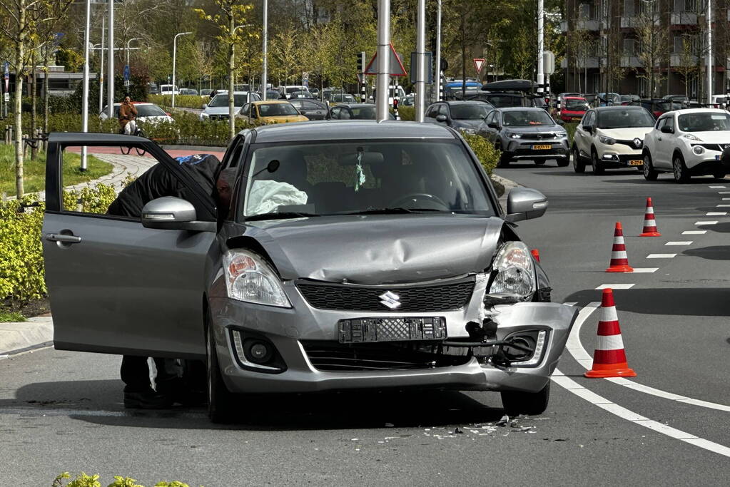 Veel schade en verkeersoverlast bij kop-staartbotsing