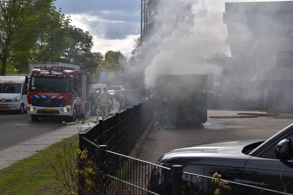 Veel rookontwikkeling bij brand in container