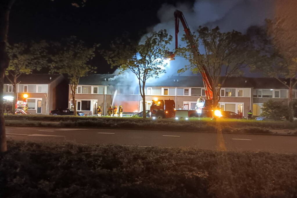 Vlammenzee, enorme ravage en zwaargewonde in woning na explosie in meterkast