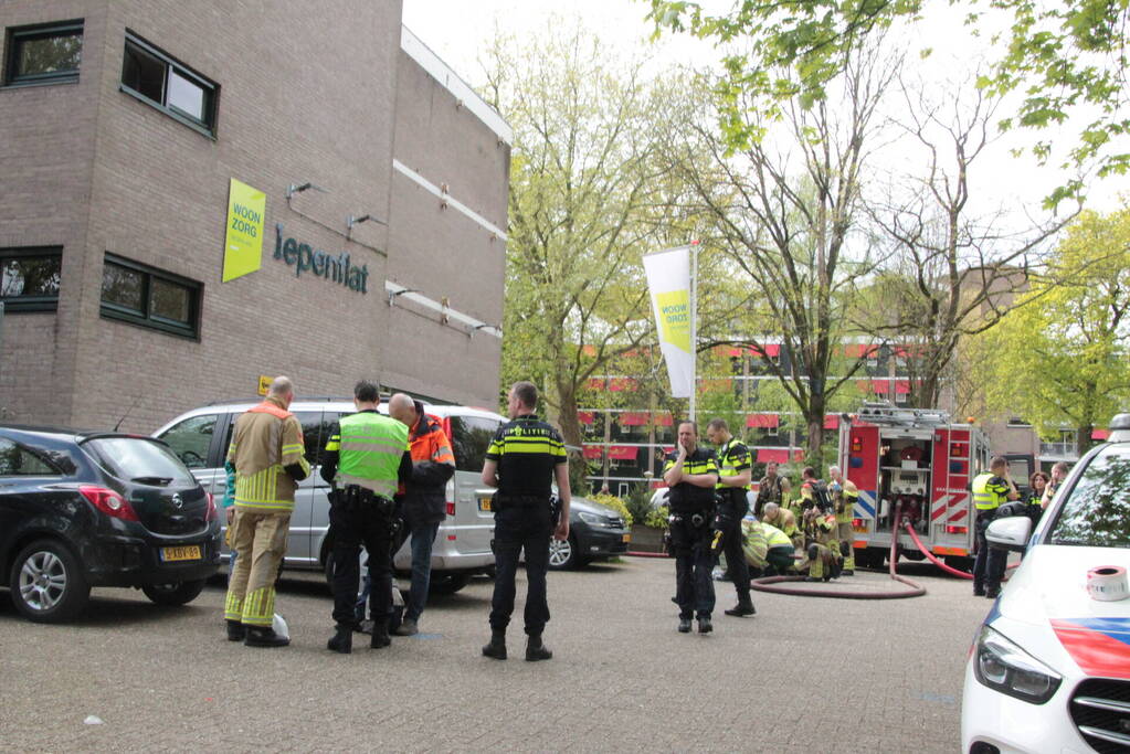 Hond gered door brandweer bij woningbrand