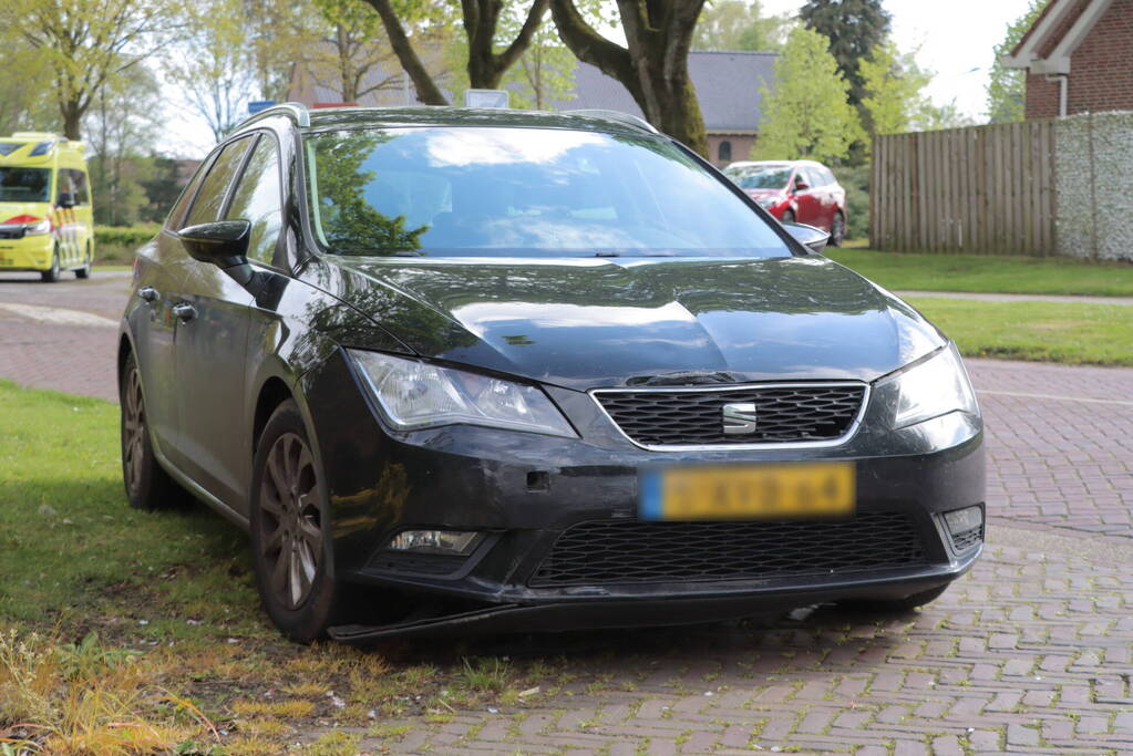 Flinke schade na botsing tussen auto's