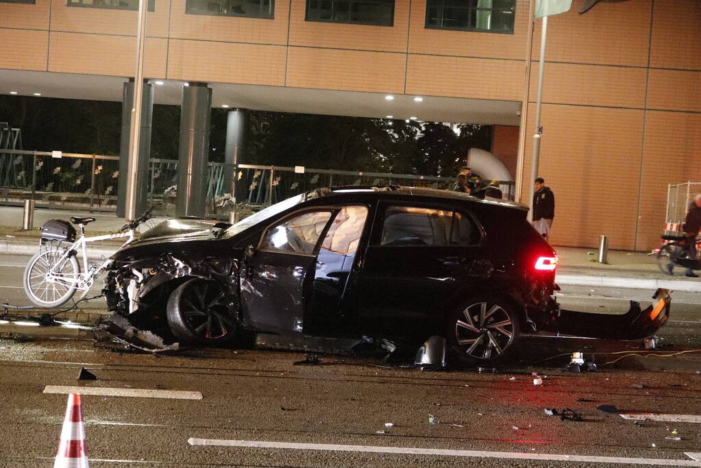 Grote ravage na ernstig ongeval op kruispunt