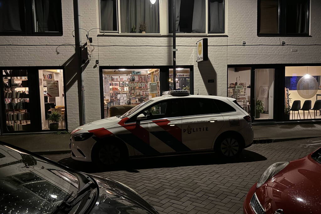 Politie doet onderzoek naar overval melding bij boekencafe