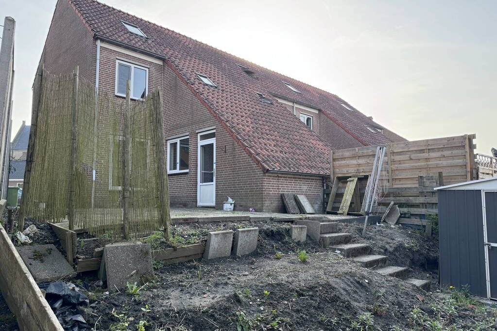 Woning en erf met opstallen gesloten wegens drugshandel